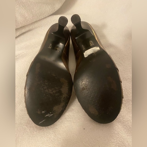 Beautiful and cute little bronze heels. - Picture 6 of 7